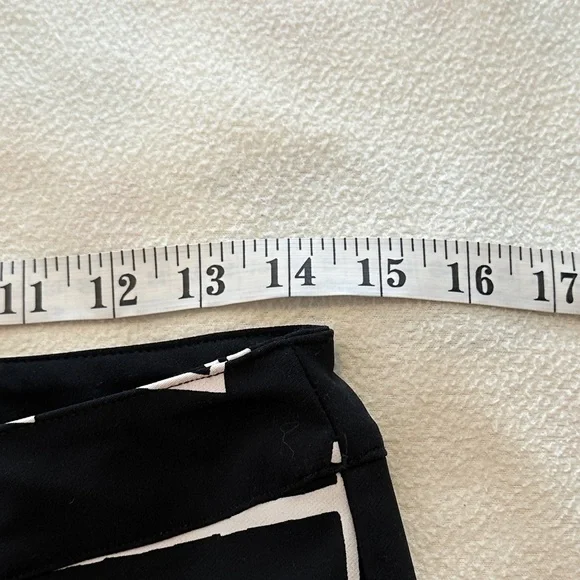 EUC Joseph Ribkoff abstract black and white pull on pants size 8 - Picture 6 of 7